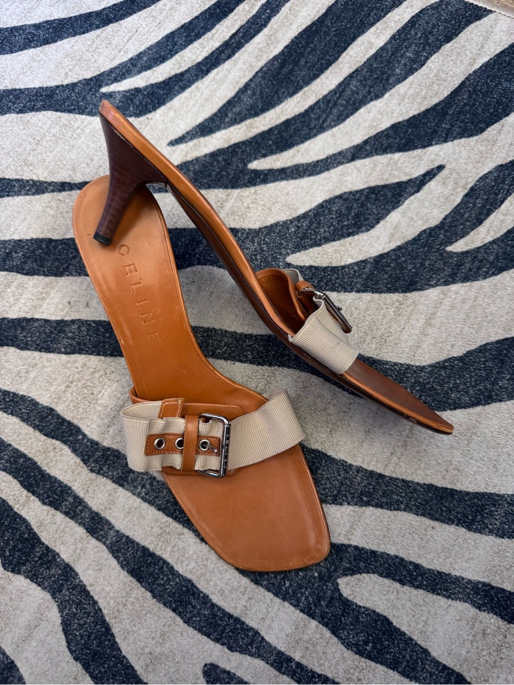 Celine Vintage Buckle Mule Kitten Heels Tan Beige Size 39.5 - Picture 2 of 3